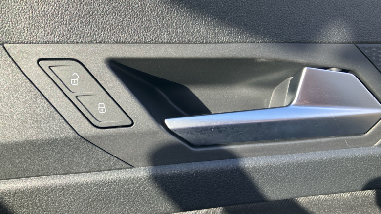 Ford Transit Connect 250 L2 Petrol 1.5 EcoBoost PHEV 150 Limited Van Auto